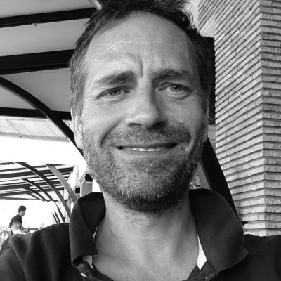 Lars Kroijer smiling